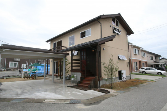 （株）松田工務店 開放的な2階リビングの家 外観